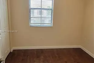8872 W 35th Ct, Hialeah, FL 33018 - Photo 24