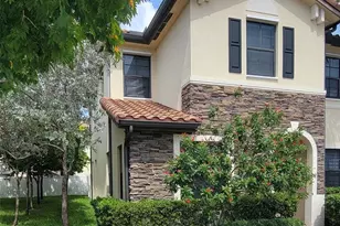 8872 W 35th Ct, Hialeah, FL 33018 - Photo 4