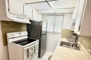 2145 Pierce St, Hollywood, FL 33020 - Photo 2
