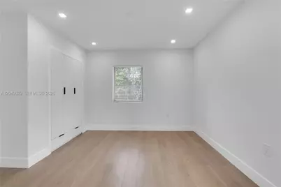 337 W 28th St, Miami Beach, FL 33140 - Photo 26