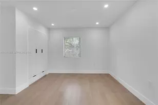337 W 28th St, Miami Beach, FL 33140 - Photo 26