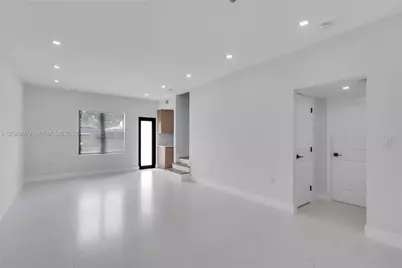 337 W 28th St, Miami Beach, FL 33140 - Photo 10