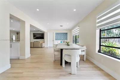 885 Azalea Ct, Plantation, FL 33317 - Photo 18