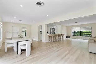 885 Azalea Ct, Plantation, FL 33317 - Photo 16