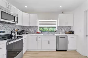 885 Azalea Ct, Plantation, FL 33317 - Photo 26