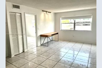 444 SW 4th St #404, Miami, FL 33130 - Photo 6