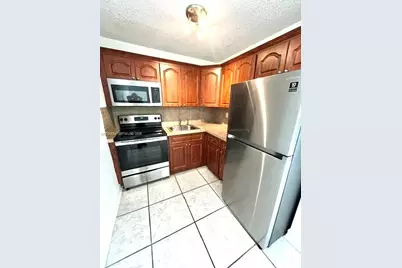 444 SW 4th St #404, Miami, FL 33130 - Photo 2