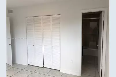444 SW 4th St #404, Miami, FL 33130 - Photo 12