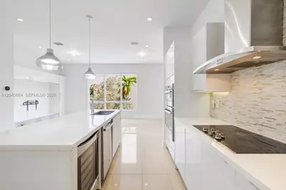 10471 NW 66th St, Doral, FL 33178 - Photo 24