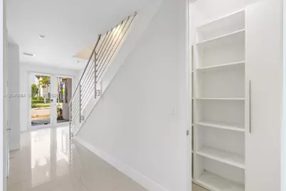 10471 NW 66th St, Doral, FL 33178 - Photo 8