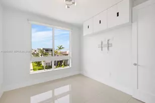 10471 NW 66th St, Doral, FL 33178 - Photo 4
