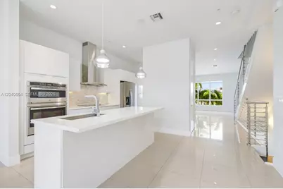 10471 NW 66th St, Doral, FL 33178 - Photo 40