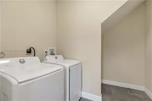 1031 NE 13th Ave, Fort Lauderdale, FL 33304 - Photo 12