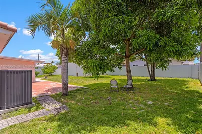 7701 W 16th Ct, Hialeah, FL 33014 - Photo 38
