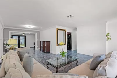 7701 W 16th Ct, Hialeah, FL 33014 - Photo 8