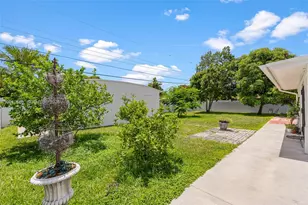 7701 W 16th Ct, Hialeah, FL 33014 - Photo 36