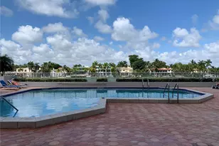 5700 Collins Ave, Miami Beach, FL 33140 - Photo 24