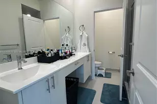 8001 NW 41st St, Doral, FL 33166 - Photo 18