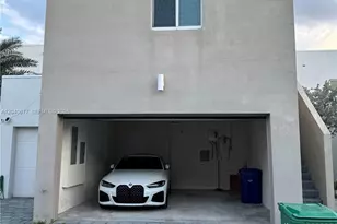 10421 NW 66th St, Doral, FL 33178 - Photo 2
