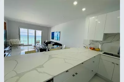5701 Collins Ave #PH08, Miami Beach, FL 33140 - Photo 12