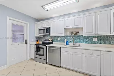 2424 NE 9th St #207, Fort Lauderdale, FL 33304 - Photo 10