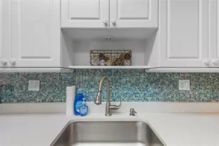 2424 NE 9th St, Fort Lauderdale, FL 33304 - Photo 12