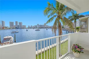 462 Golden Isles Dr, Hallandale Beach, FL 33009 - Photo 20