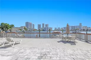 462 Golden Isles Dr, Hallandale Beach, FL 33009 - Photo 30
