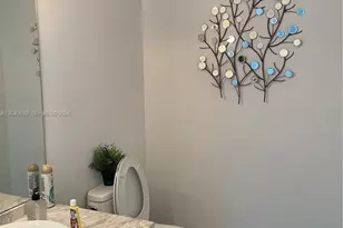 253 NE 2nd St, Miami, FL 33132 - Photo 8