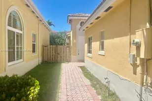 9118 SW 161st Terrace, Palmetto Bay, FL 33157 - Photo 2