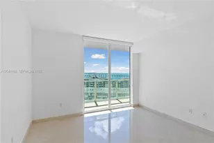 218 SE 14th St, Miami, FL 33131 - Photo 14