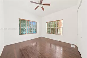 160 NE 44th St, Miami, FL 33137 - Photo 10