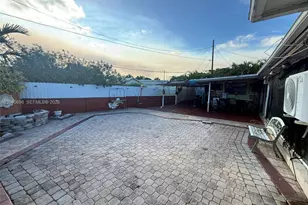202 To to Lo Chee Dr, Hialeah, FL 33010 - Photo 44