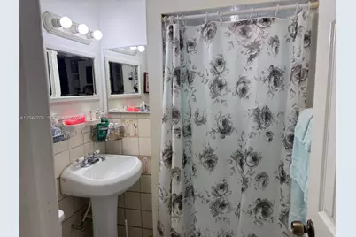 12600 Country Club Ln, Miami, FL 33167 - Photo 16