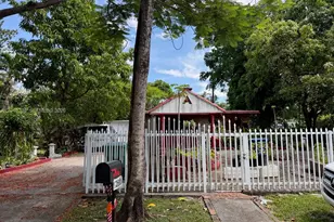 12600 Country Club Ln, Miami, FL 33167 - Photo 2