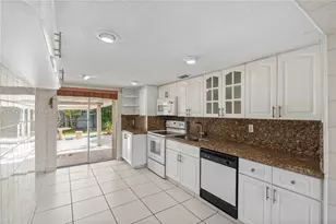 491 W 35th Pl, Hialeah, FL 33012 - Photo 16