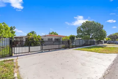 491 W 35th Pl, Hialeah, FL 33012 - Photo 28