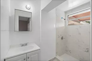 491 W 35th Pl, Hialeah, FL 33012 - Photo 6