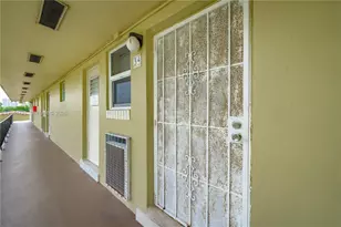 2880 NE 203rd St, Aventura, FL 33180 - Photo 12
