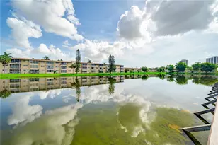 2880 NE 203rd St, Aventura, FL 33180 - Photo 4