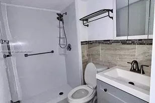 100 Berkley Rd, Hollywood, FL 33024 - Photo 10