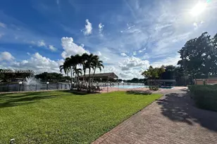100 Berkley Rd, Hollywood, FL 33024 - Photo 12