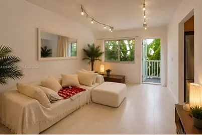 344 Meridian Ave #2B, Miami Beach, FL 33139 - Photo 2