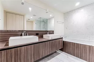 1000 Brickell Plaza, Miami, FL 33131 - Photo 12