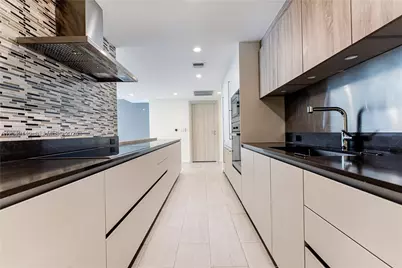 1000 Brickell Plz #4906, Miami, FL 33131 - Photo 8