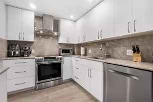 90 Edgewater Dr, Coral Gables, FL 33133 - Photo 6