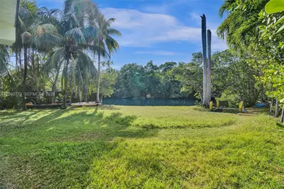 18500 NE 23rd Ct, Miami, FL 33180 - Photo 6