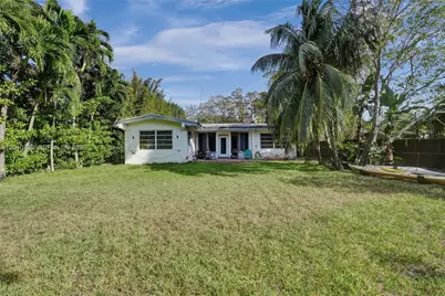 18500 NE 23rd Ct, Miami, FL 33180 - Photo 10
