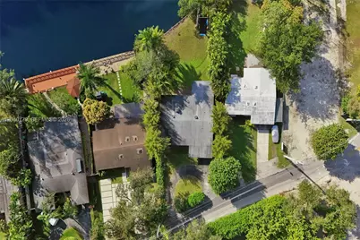 18500 NE 23rd Ct, Miami, FL 33180 - Photo 30