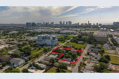 228 SE 9th St, Hallandale Beach, FL 33009 - Photo 14